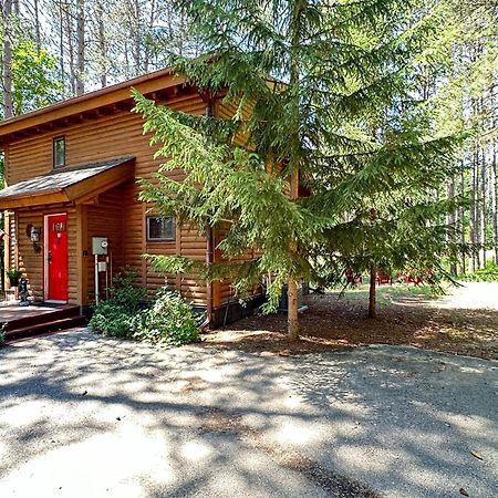 Thompsonville Crystal Mountain Cabin-Shuttle Pass Included! מראה חיצוני תמונה