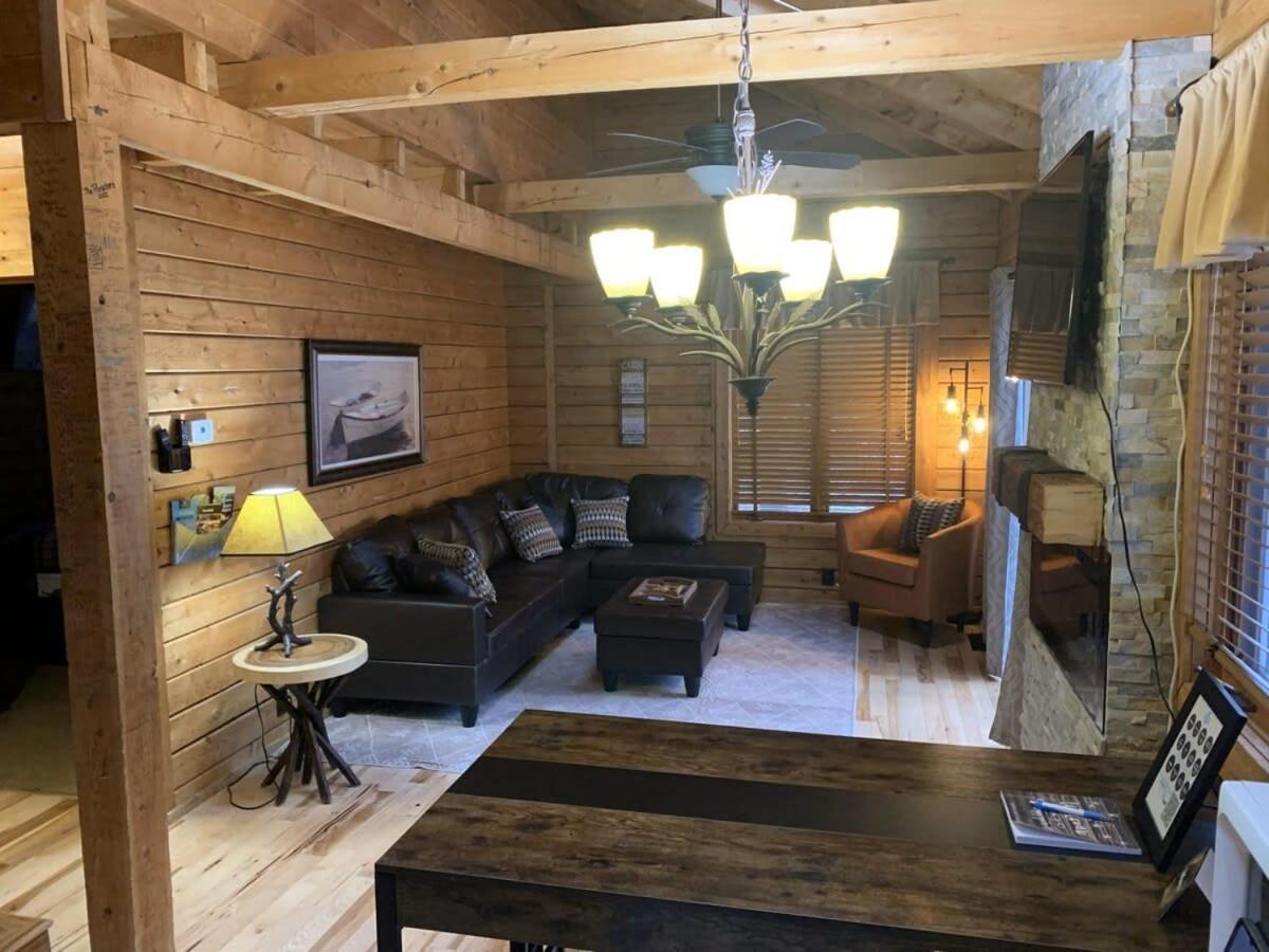 Thompsonville Crystal Mountain Cabin-Shuttle Pass Included! מראה חיצוני תמונה