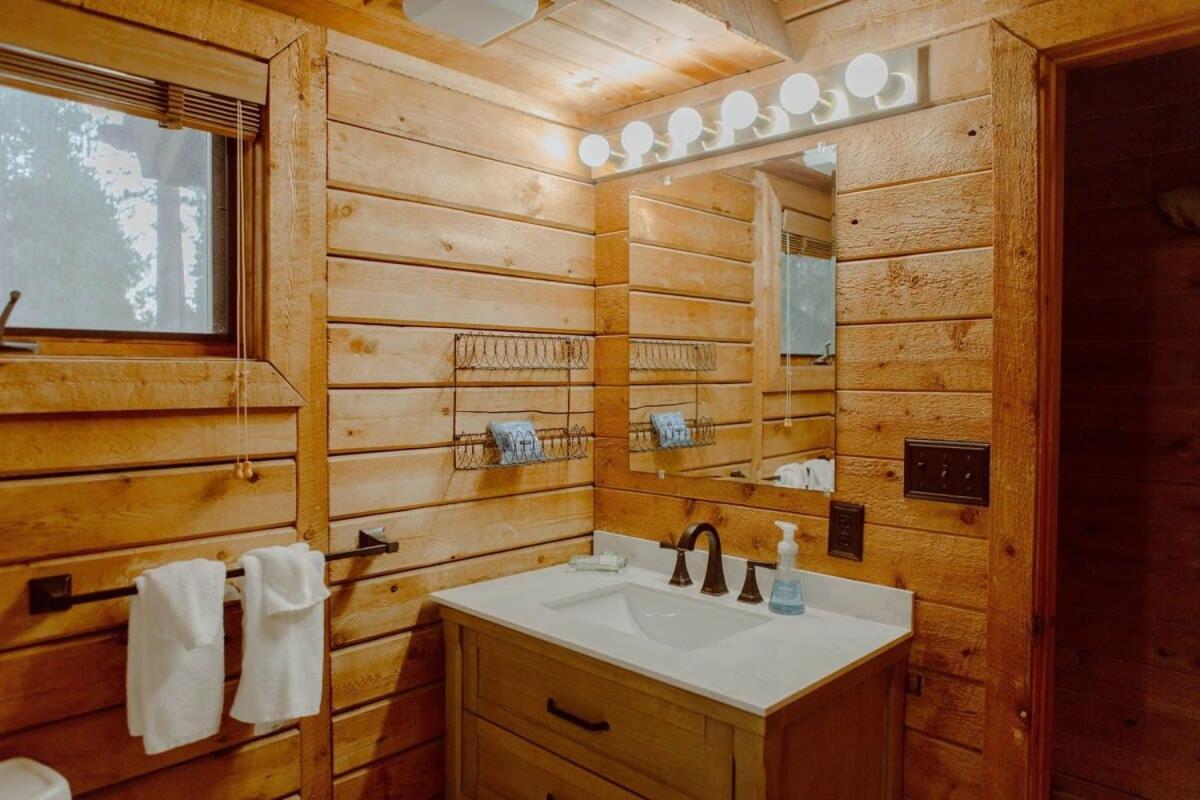 Thompsonville Crystal Mountain Cabin-Shuttle Pass Included! מראה חיצוני תמונה