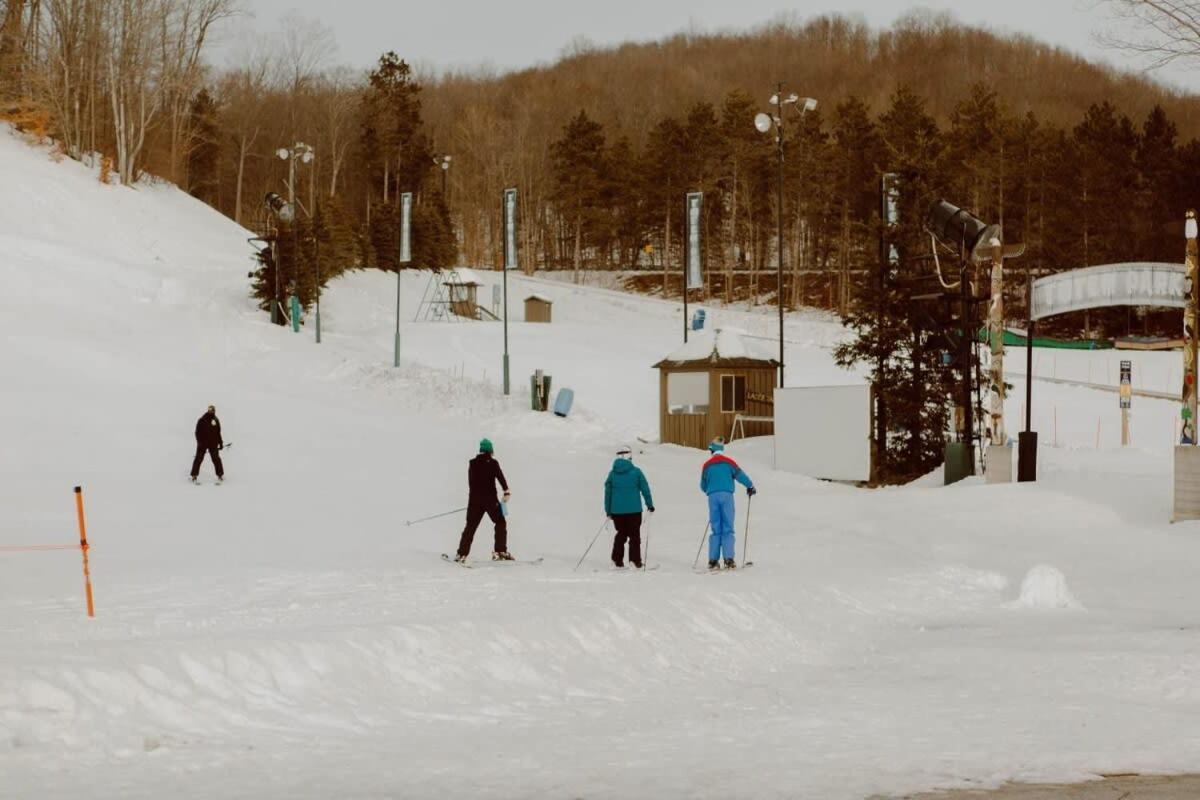Thompsonville Crystal Mountain Cabin-Shuttle Pass Included! מראה חיצוני תמונה