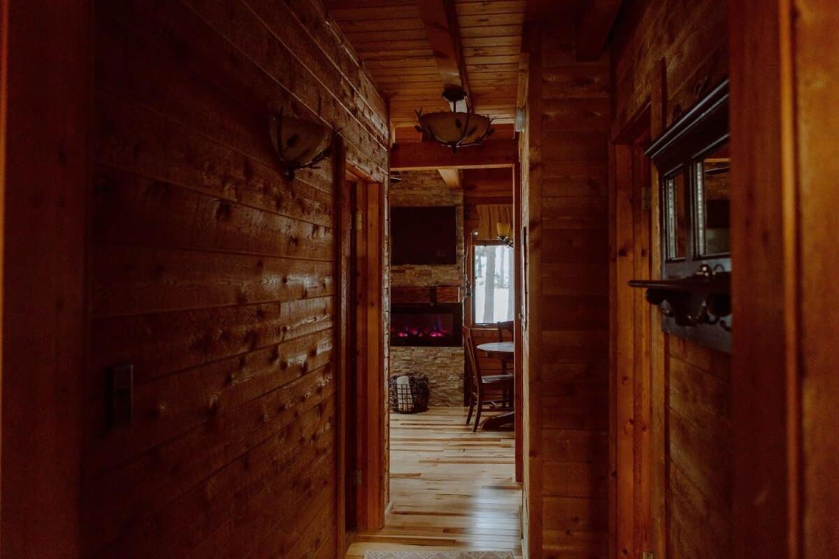 Thompsonville Crystal Mountain Cabin-Shuttle Pass Included! מראה חיצוני תמונה